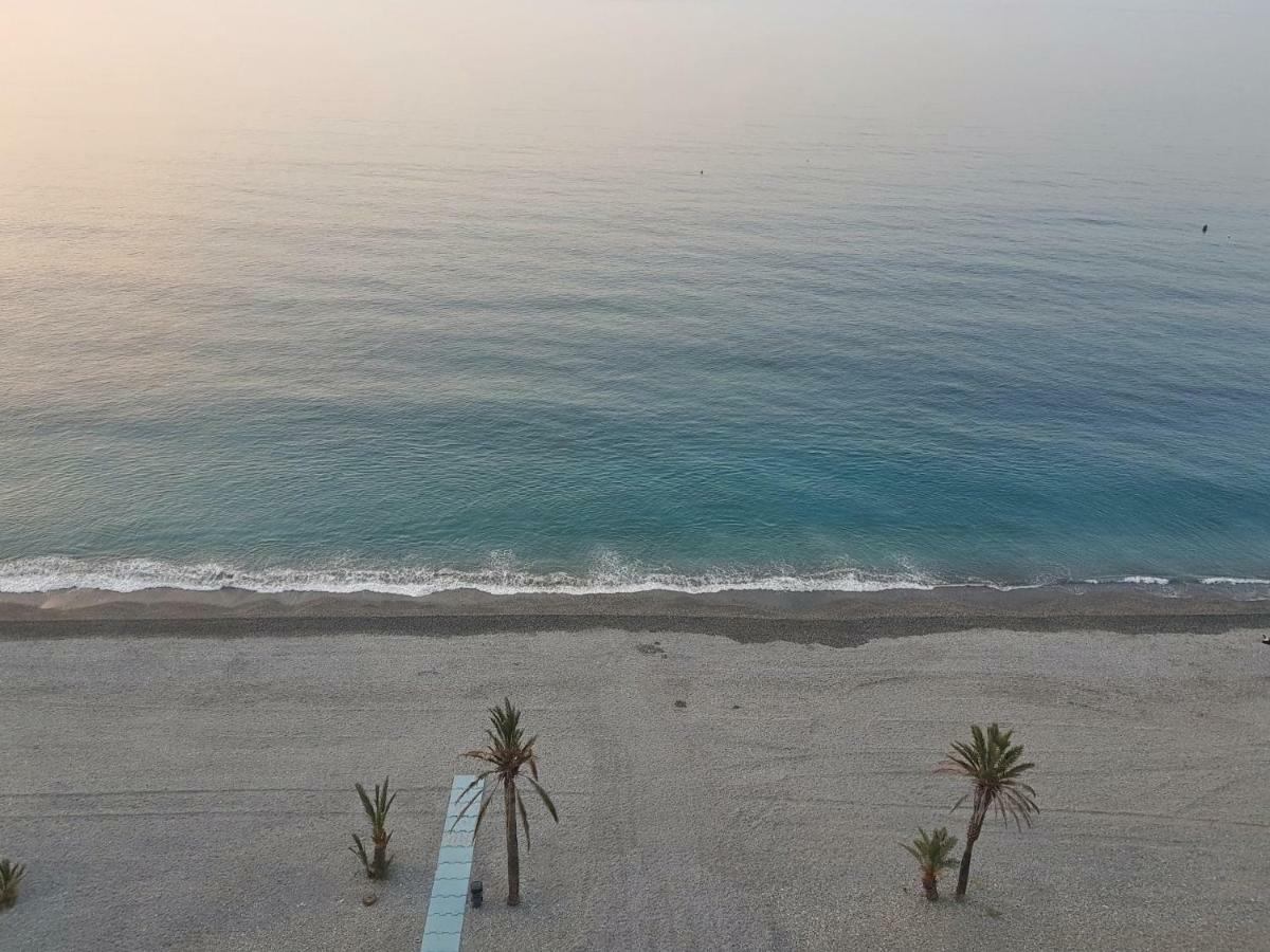 Atico En Almunecar. Primera Linea De Playa Con Vistas Espectaculares Exteriér fotografie